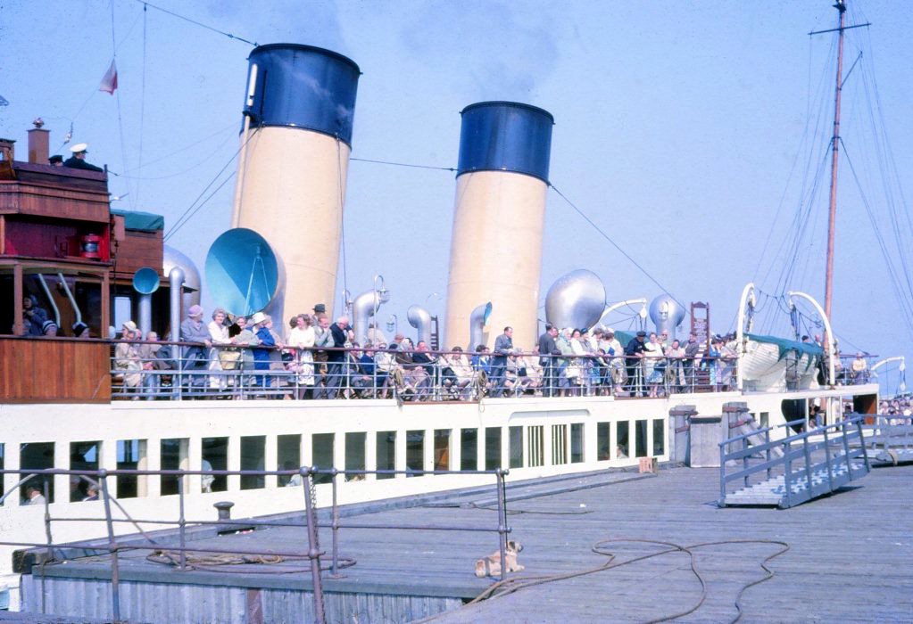 Duchess of Hamilton at fairlie J Jeffrey s.jpg